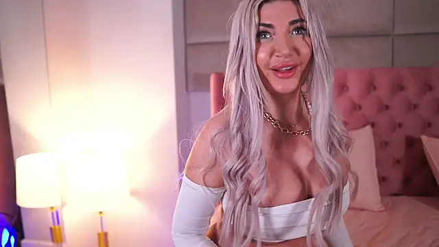 SnowyElsaa's Live XXX Chat