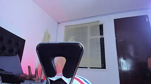 Chatroom XXX en direct de Scarlet_Hiit