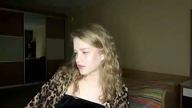 Chatroom XXX en direct de CarmonSuentenfuss