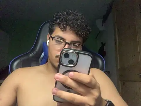 SantiagoHOT88 Webcam show