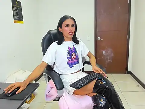 Chat XXX ao vivo de Aisha_hotts777