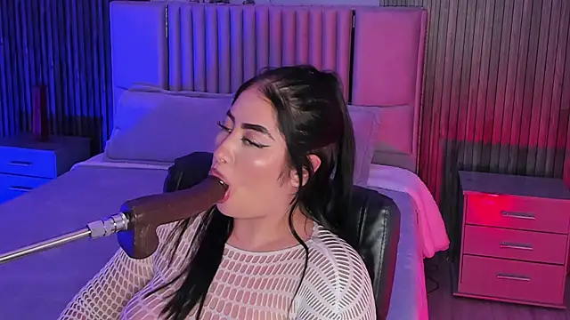 Emberrvelvet Live XXX-Chat