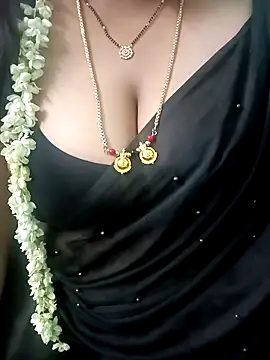 Pokazy przed kamerką – your-sameera