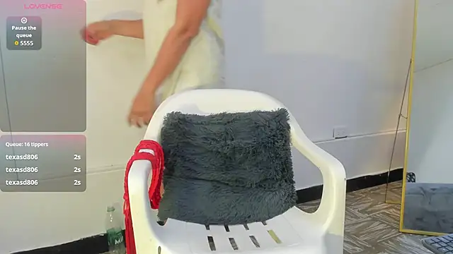 Chat XXX en directo de charlotte_dante212