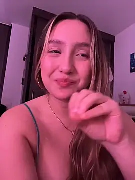 Chat XXX en directo de MoraInFire