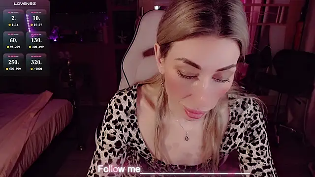 AnnieGOld_'s Live XXX Chat