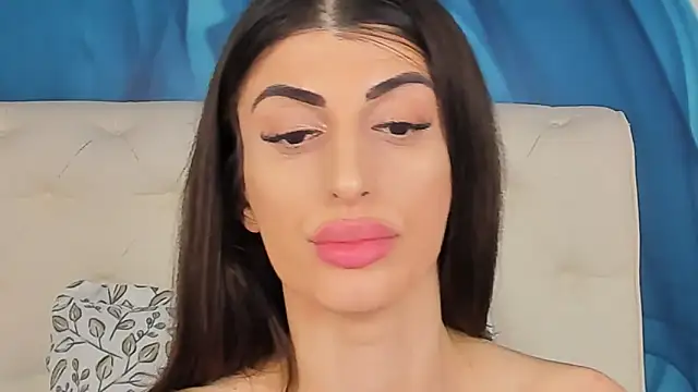 SkinnyDolly Live XXX Chat