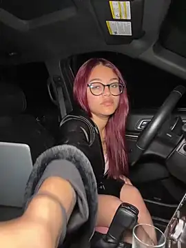 Daliila_11x: διαδικτυακό σόου στην κάμερα