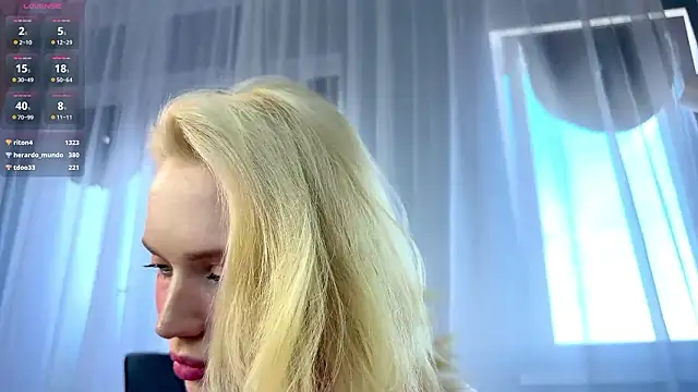 Chatroom XXX en direct de GlaydsLeveto