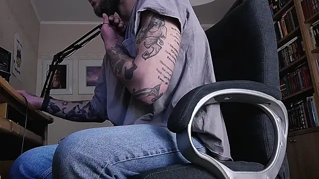 FindomJason: διαδικτυακό σόου στην κάμερα