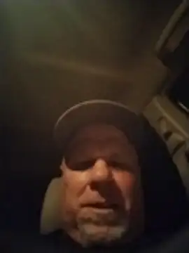 Reddog833: διαδικτυακό σόου στην κάμερα