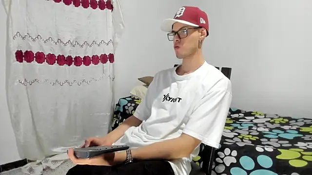 Vlad__night live XXX chat