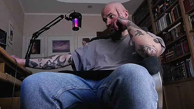 FindomJason 即時 XXX 聊天