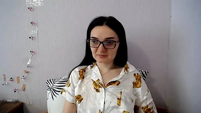 Shiny_gine Chat XXX in diretta