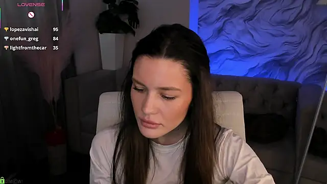 Aria_Mila Chat XXX in diretta