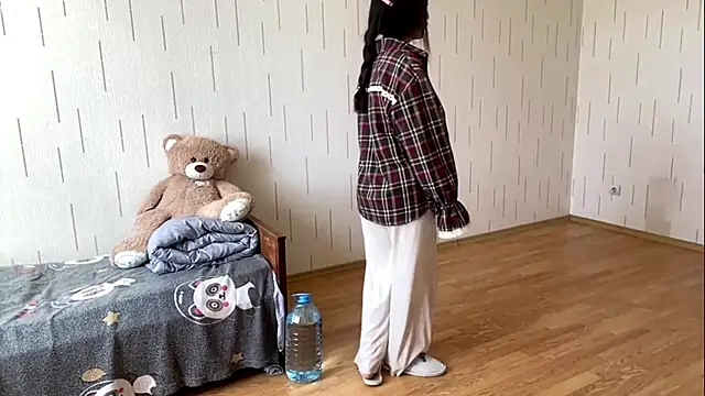 YourMiIa's Live XXX Chat