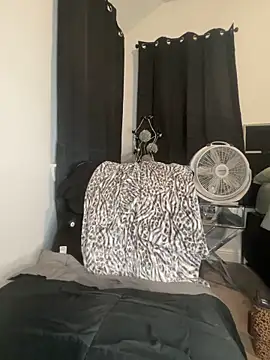 Exotic_Queen_ Live XXX Chat