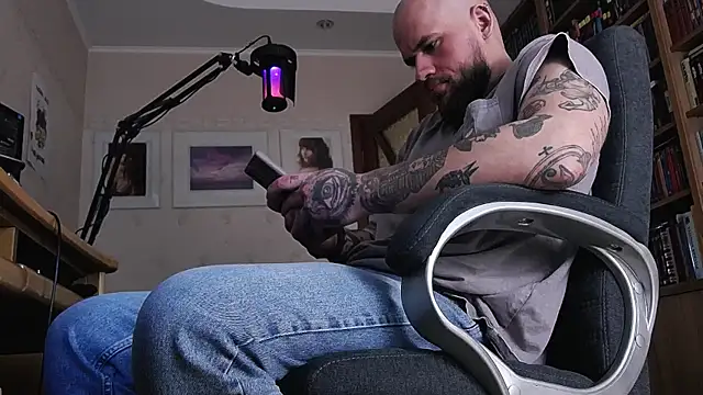 Онлайн чат XXX FindomJason