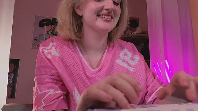 ELLIEJAYのライブXXXチャット