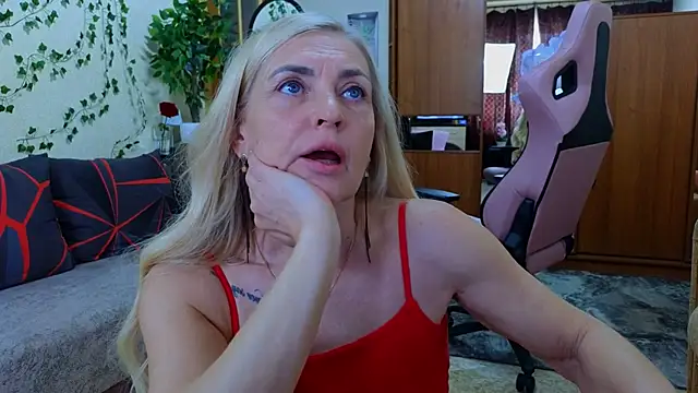 amelia_blondy: απευθείας συνομιλία ΧΧΧ