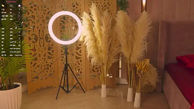 Smiley_Mia Chat XXX live