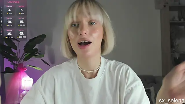 Ice_Strawberry Chat XXX in diretta