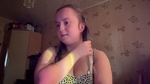 Bubblegum_Tempt's Live XXX Chat