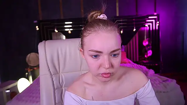 EmilySunshineS' Live XXX Chat