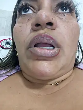 Chatroom XXX en direct de violetpolo