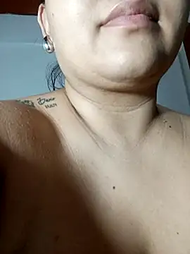 Anna_Lucia88 élő XXX-chatje