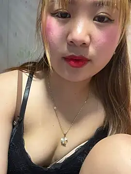 Two-babygirl Show in webcam