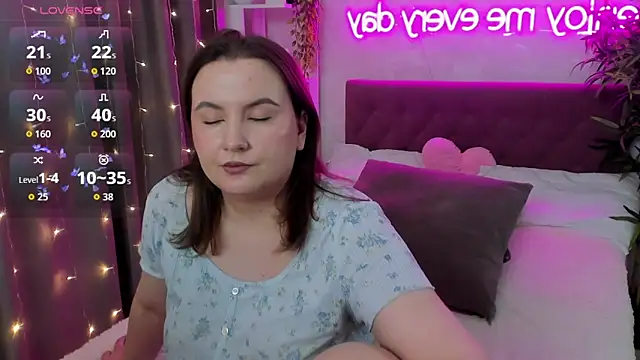 FeralPeach's Live XXX Chat