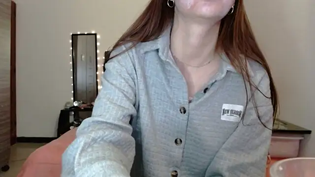 holy_juli Live XXX Chat