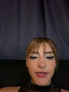 ivy-777 Show in webcam