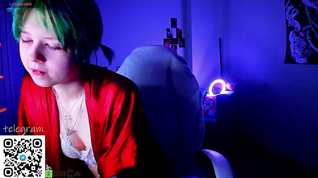 LittleKittenStar's Live XXX Chat