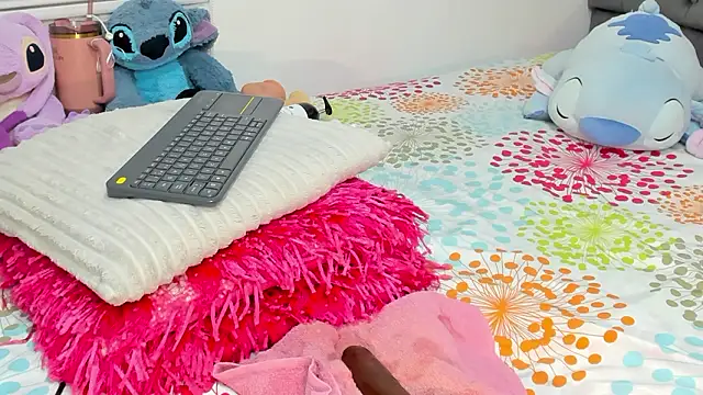 Elizabeth_18_ – Naživo XXX chat