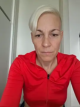 Chatroom XXX en direct de DarleenHot