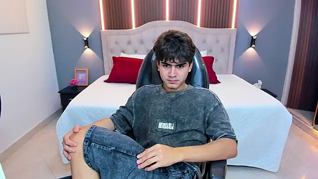 Czat XXX na żywo – Tommy18__