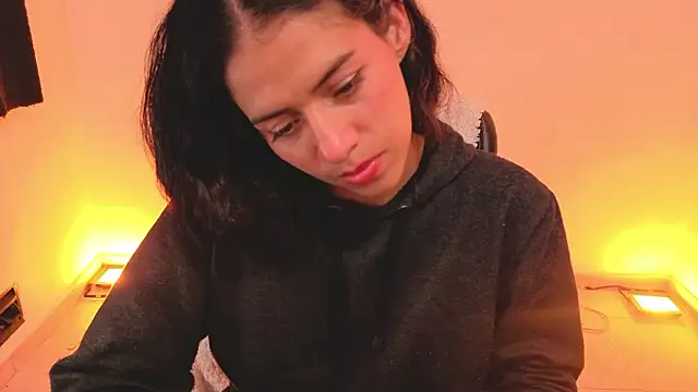 daniela_rivasthl's Live XXX Chat