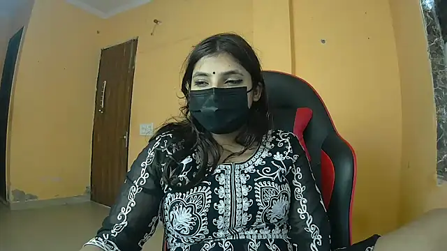 callmeshreya's Live XXX Chat