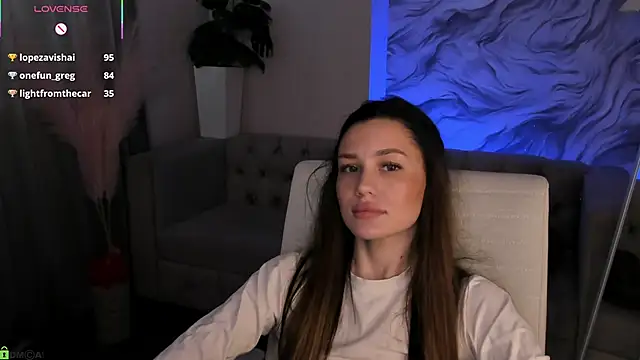 Chat +18 de Aria_Mila ao vivo