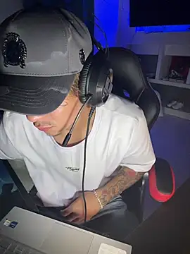 AngelLatinBoy Chat XXX live