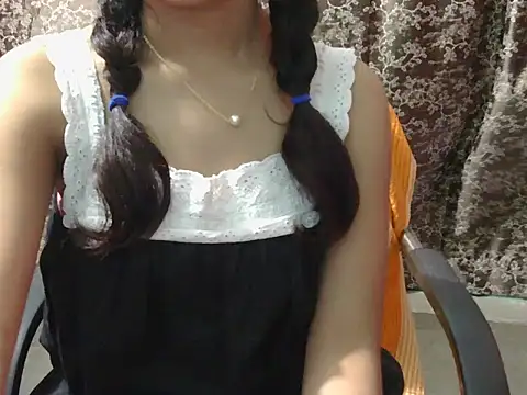 Chatroom XXX en direct de Adorable_Ayesha