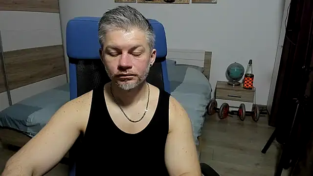 RobbyShawz Show in webcam