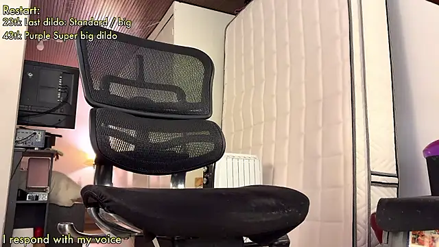 Chatroom XXX en direct de HeteroLikeAnalM