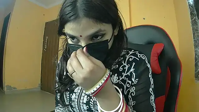 callmeshreya's Live XXX Chat