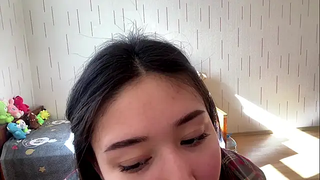 YourMiIa: онлайн-секс-чат