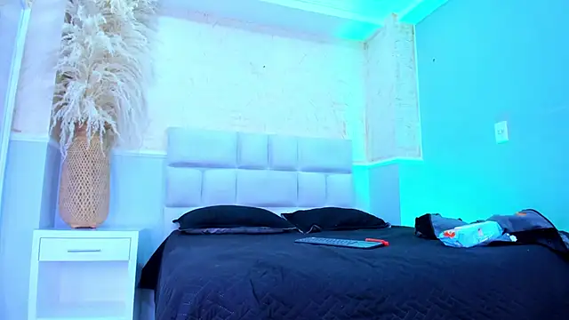 AnaiaClarck's Live XXX Chat