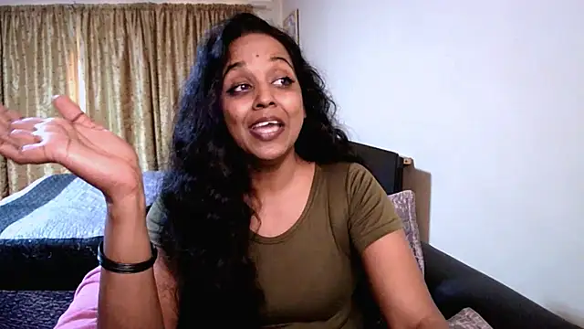 Ria_42 Adlı Modelin Canlı XXX Sohbeti