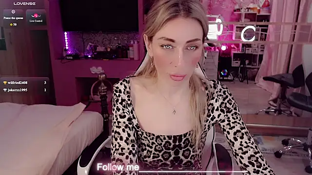 AnnieGOld_ Chat XXX live